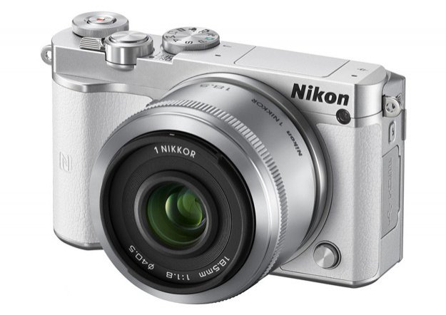 Nikon 1 J5 - bezlusterkowiec z Ultra HD