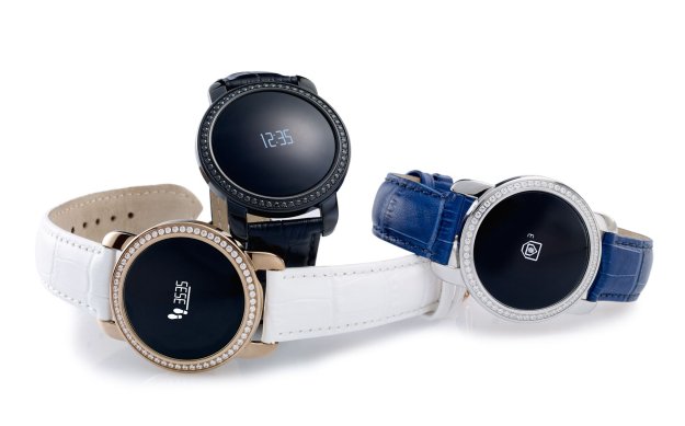 Smartwatch z cyrkoniami od Swarovskiego