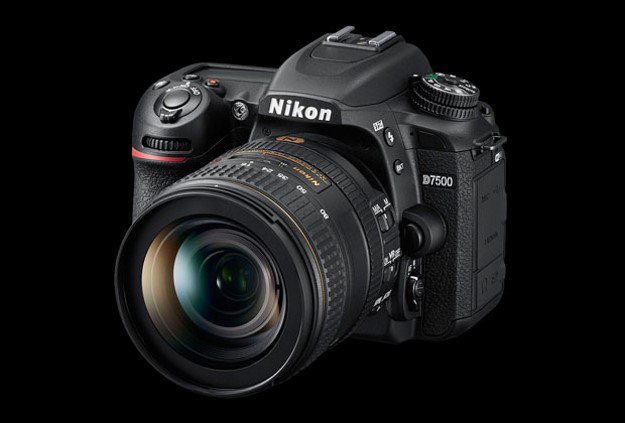 Nikon D7500 - lustrzanka w formacie DX
