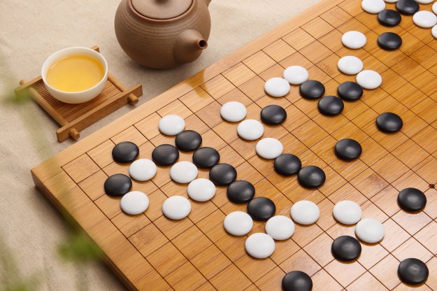 AlphaGo wygrała po raz kolejny w Go. Ludzkość bez szans?