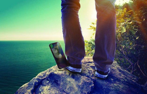 Jak zadbać o smartfona na wakacjach?