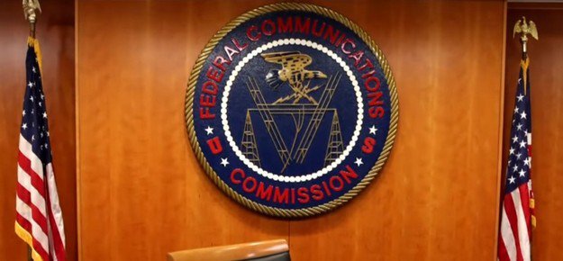 FCC chce ukarać operatorów