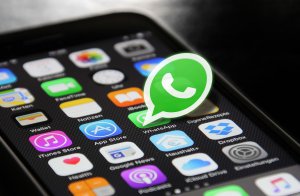 WhatsApp podzieli się danymi z Facebookiem