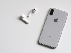 Przeciek: iPhone 13 z powiększonym modułem ładowania bezprzewodowego