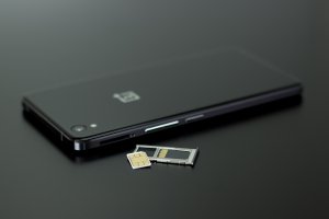 OnePlus celowo obniża wydajność smartfonów