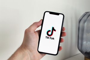 TikTok nie pozwoli na reklamowanie kryptowalut