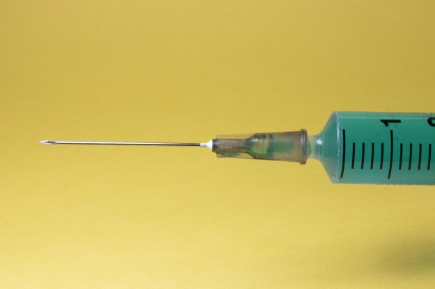 Administracja USA zachęca influencerów do reklamowania szczepień