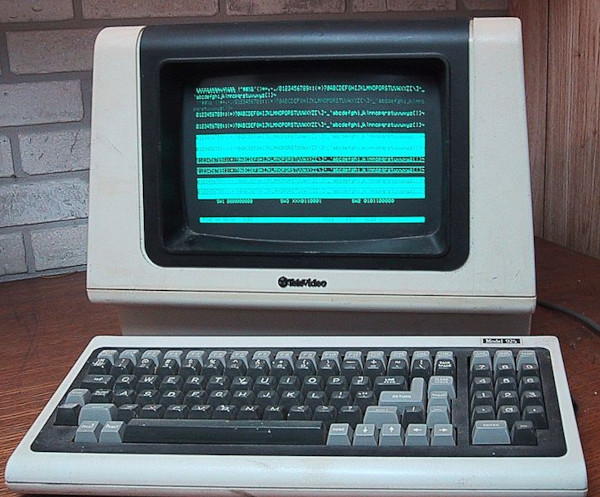 Terminal Televideo z roku 1982 pracujący w standardzie ASCII 