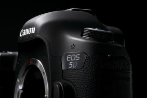 Canon EOS 5D Mark III w kwietniu w salonach Komputronik