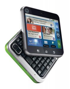 Motorola Flipout trafia do sklepów i sieci Play