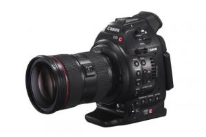 Do Cinema EOS dołącza nowa kamera C100