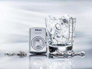 Nikon COOLPIX S01 - aparat wielkości karty kredytowej