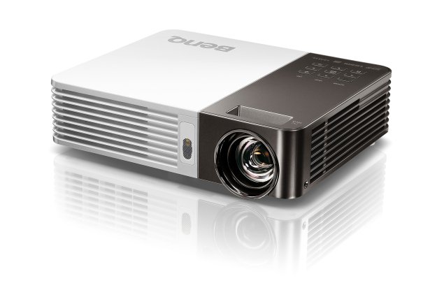 BenQ GP30 – lekki projektor LED 900 ANSI lumenów