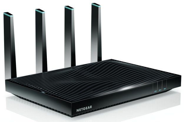 Nowy, trzypasmowy router Nighthawk X8 R8500