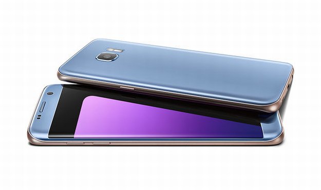 Samsung Galaxy S7 edge w kolorze Blue Coral