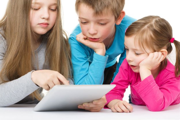 Jak zachęcić dzieci do czytania w dobie cyfrowych technologii