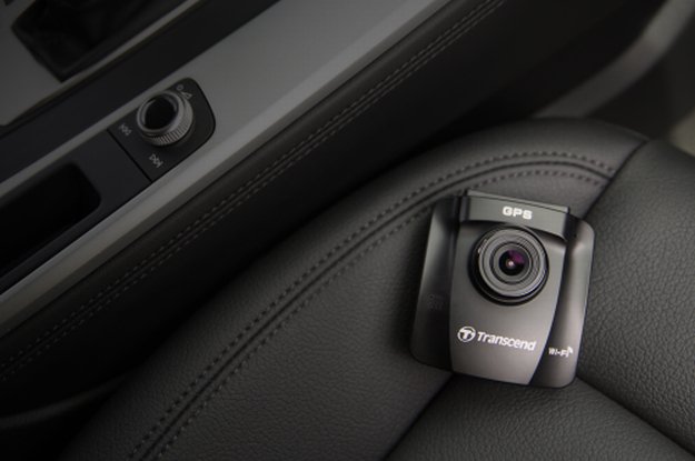 Transcend DrivePro 230 – rejestrator wspierający bezpieczną jazdę