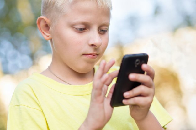 We francuskich szkołach uczniowe nie będą mogli korzystać ze smartfonów