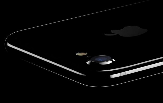 Apple przeprasza za baterie w iPhone'ach