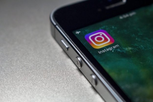 Facebook umożliwi przesyłanie relacji na Instagrama