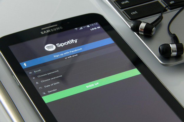 Muzyki ze Spotify słucha prawie 300 mln osób