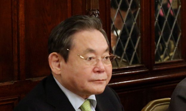 Zmarł Lee Kun-hee, dawny prezes Samsunga