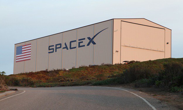 Google współpracuje z firmą SpaceX