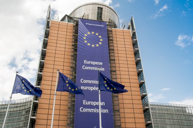 Komisja Europejska sprawdzi, czy Google nie ogranicza konkurencji