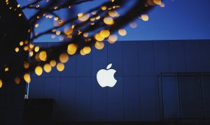 Apple bonusami zatrzymuje pracowników 